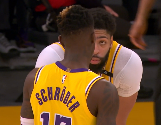 打出神奇一击，球员成为焦点