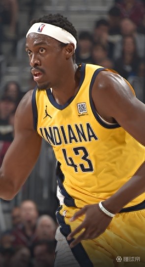 西亚卡姆复出首战，浓眉哥状态火爆，连续三场30+成为焦点！